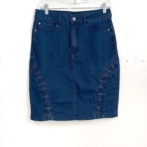BEBE Skirt Womens 28 Blue Denim Lace Detail Zip Close Casual Office Travel Y2K